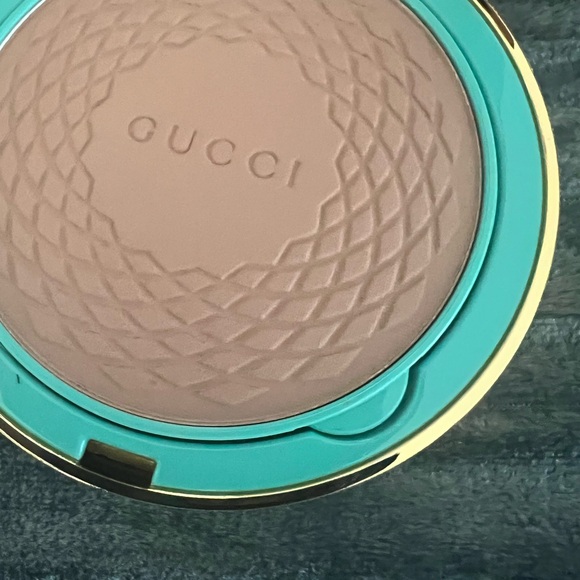 Gucci Limited Edition Bronzing Powder - Gold - Picture 5 of 6